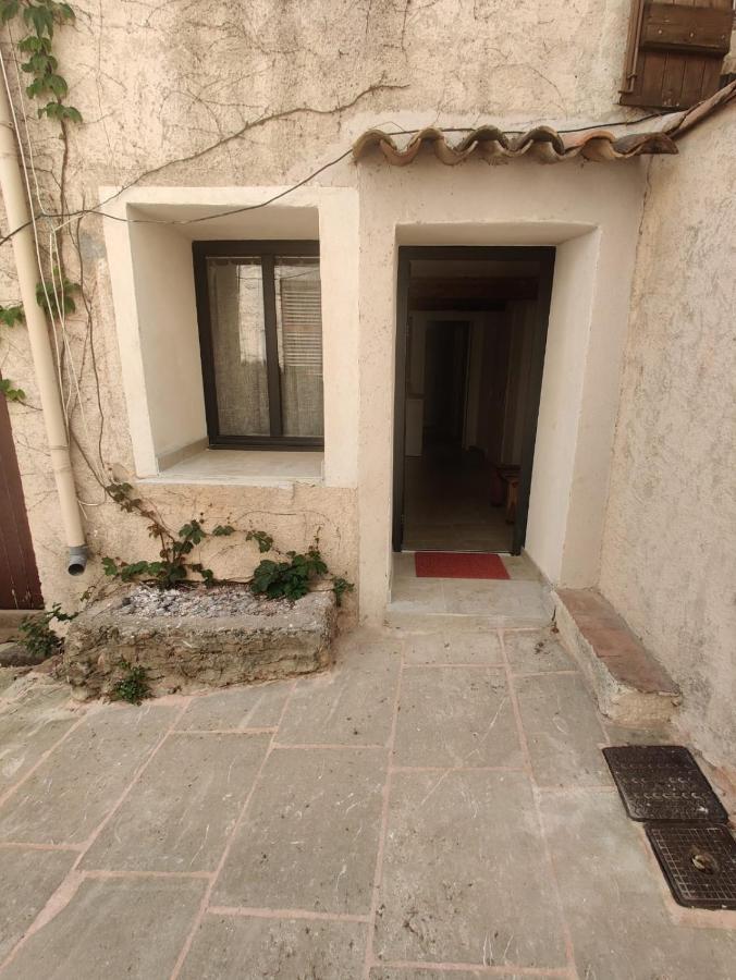Logement Neuf Centre Du Village Aux Pieds Du Chateau Grimaud Exterior foto